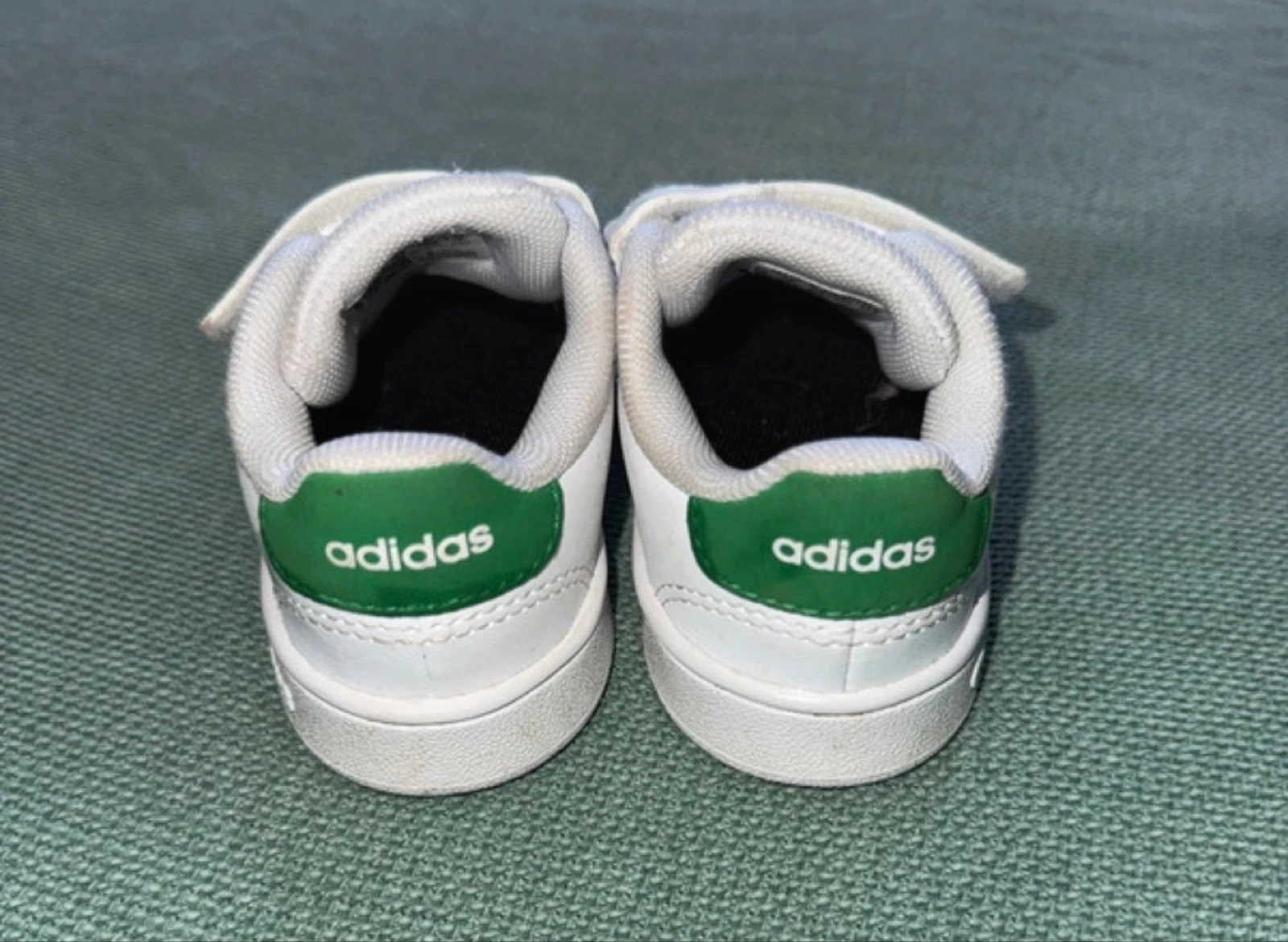 Tênis Adidas T22 Brancos com Defeito 👟 – photo 4